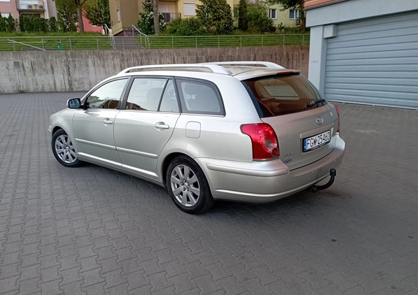 Toyota Avensis cena 17900 przebieg: 252123, rok produkcji 2008 z Stary Sącz małe 781
